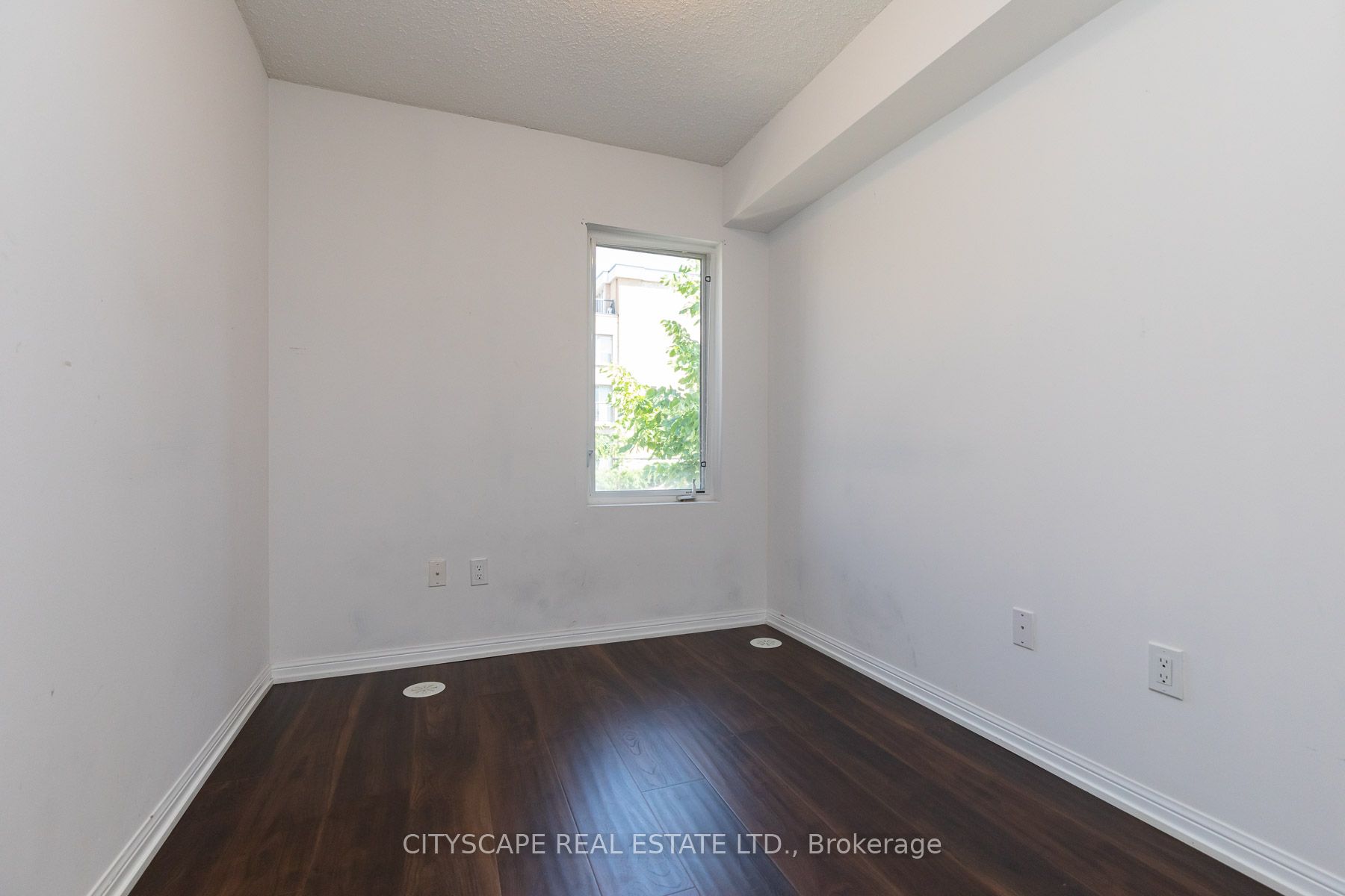 12 Foundry Ave 51 Property Photo 10
