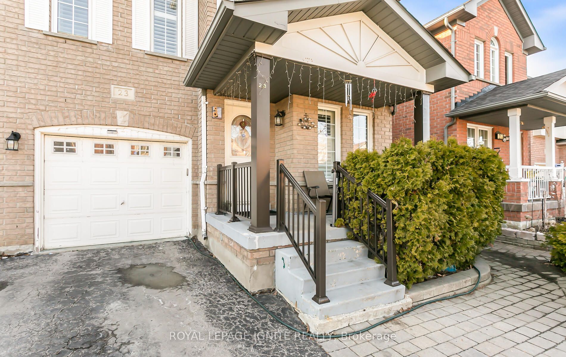 23 Ridgefield Crt Property Photo 2