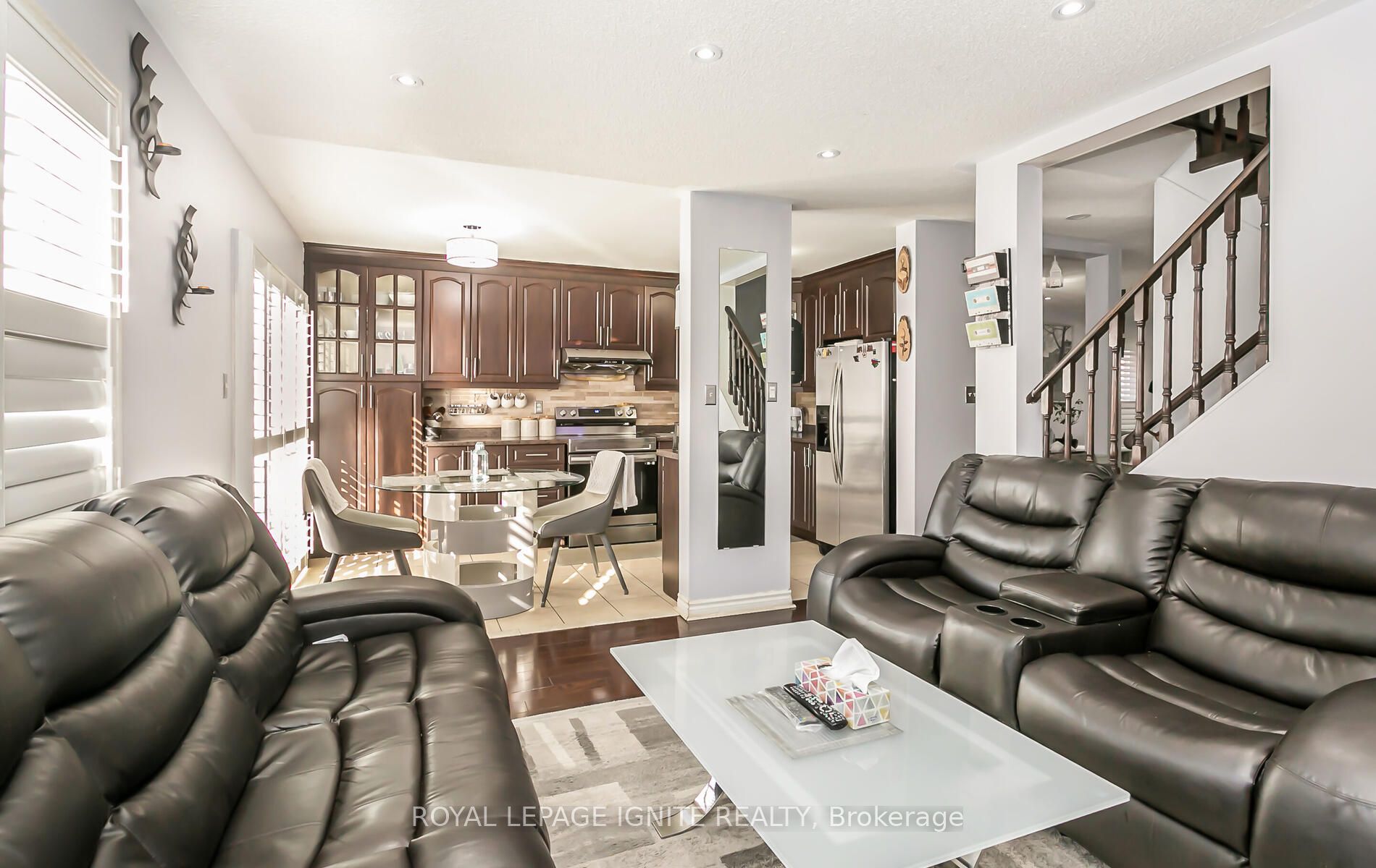 23 Ridgefield Crt Property Photo 7