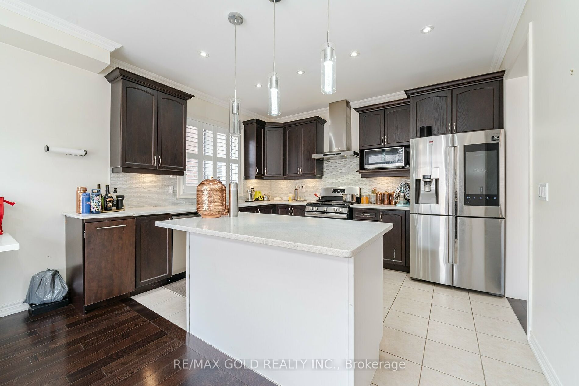 100 Veterans Dr Property Photo 15
