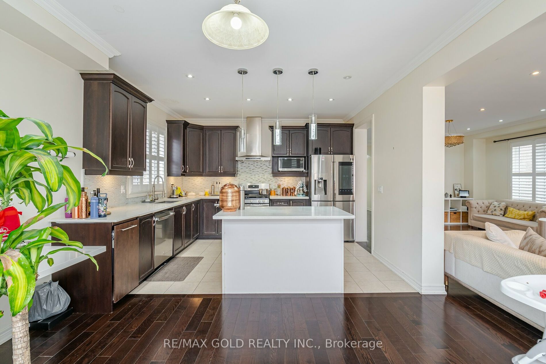 100 Veterans Dr Property Photo 19