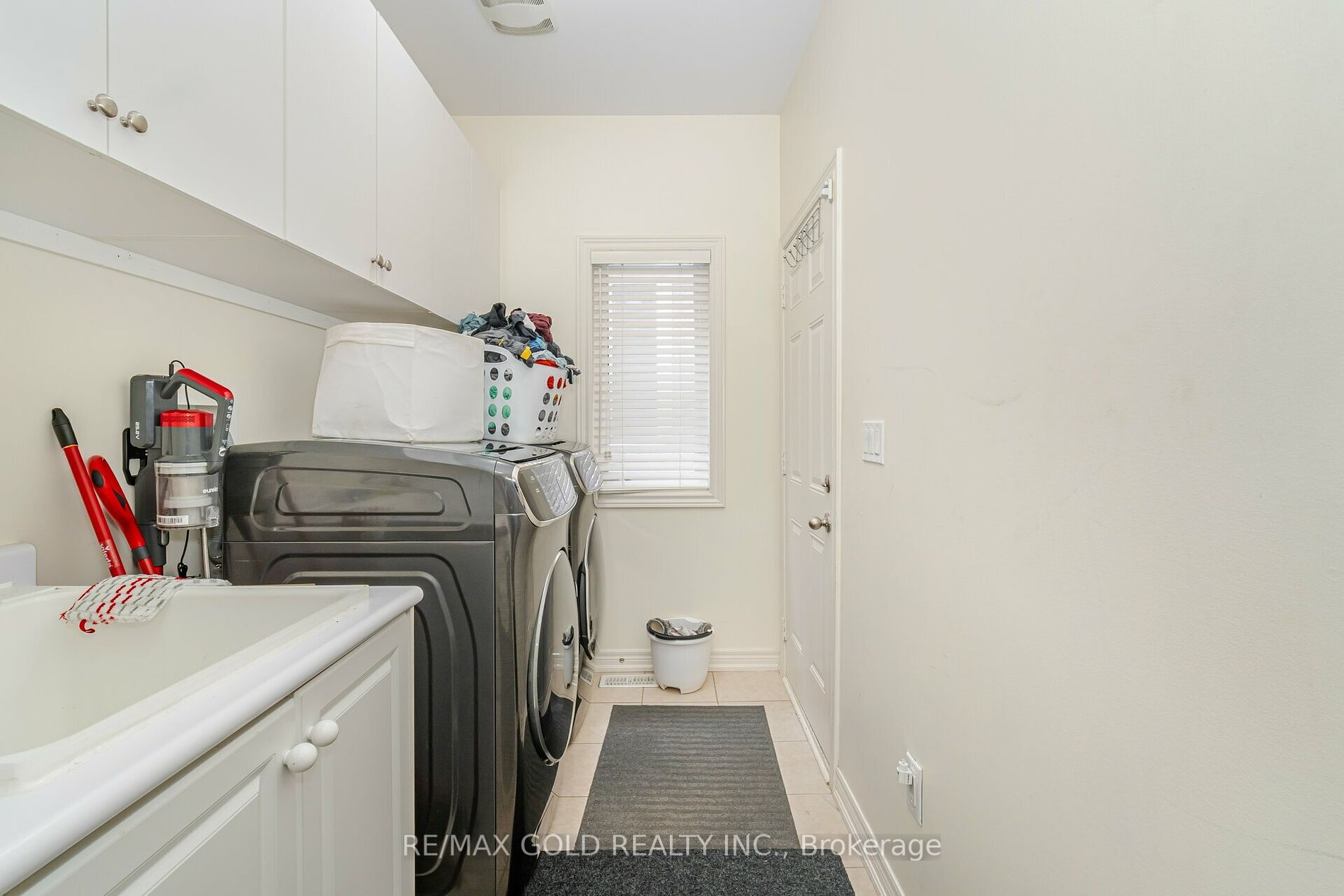 100 Veterans Dr Property Photo 21
