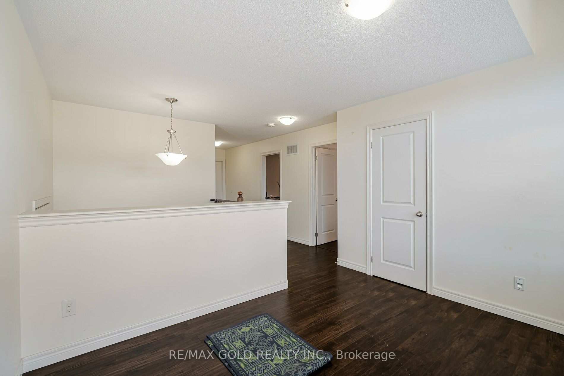 100 Veterans Dr Property Photo 25