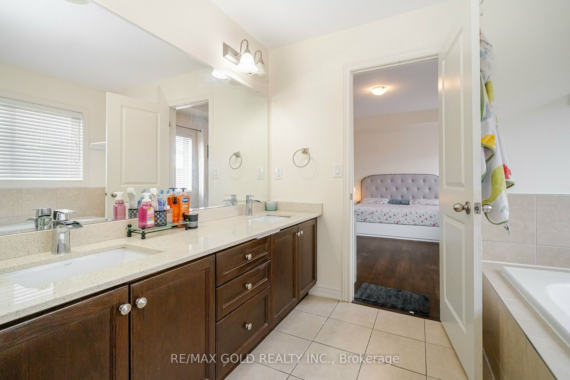 100 Veterans Dr Property Photo 31