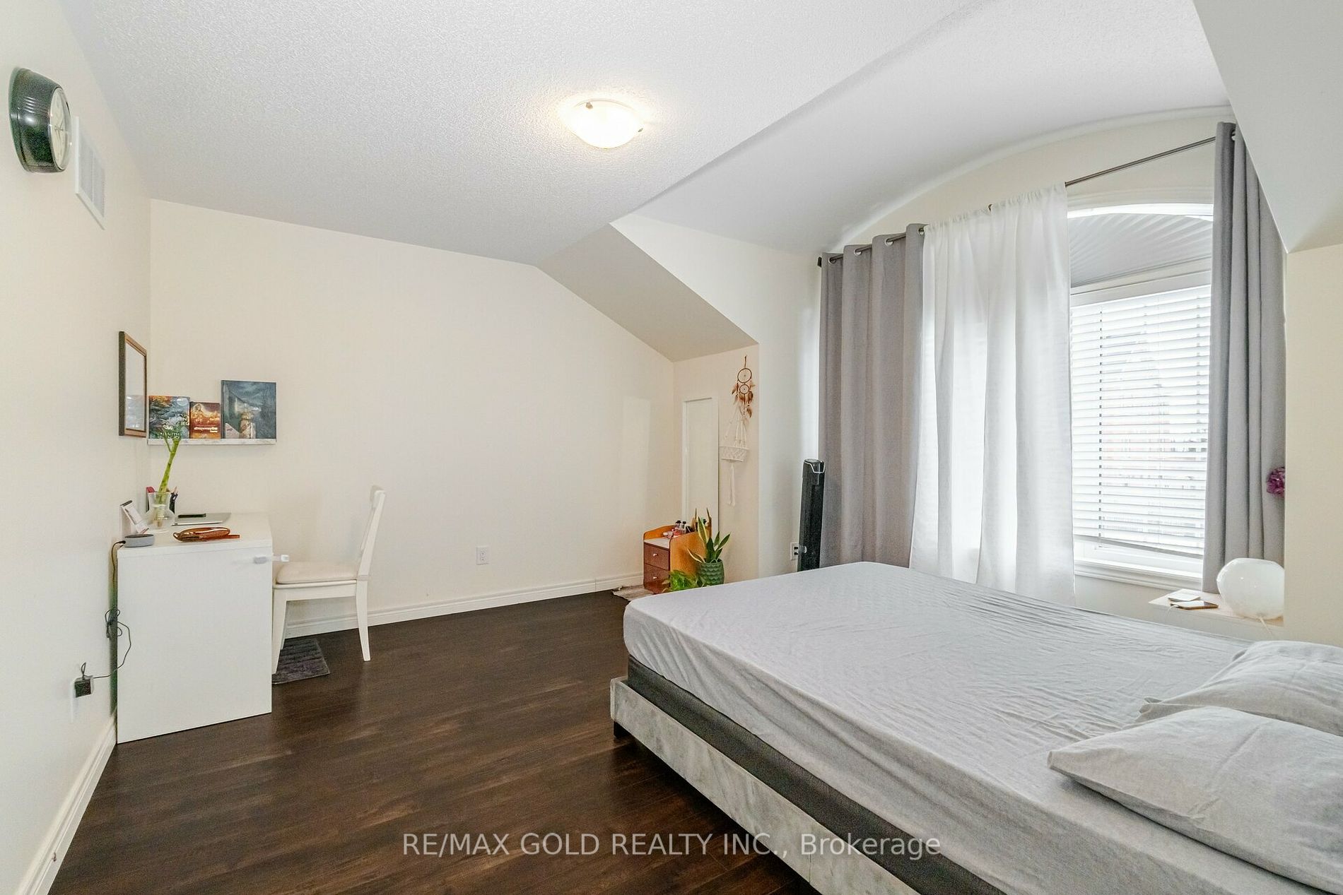 100 Veterans Dr Property Photo 32