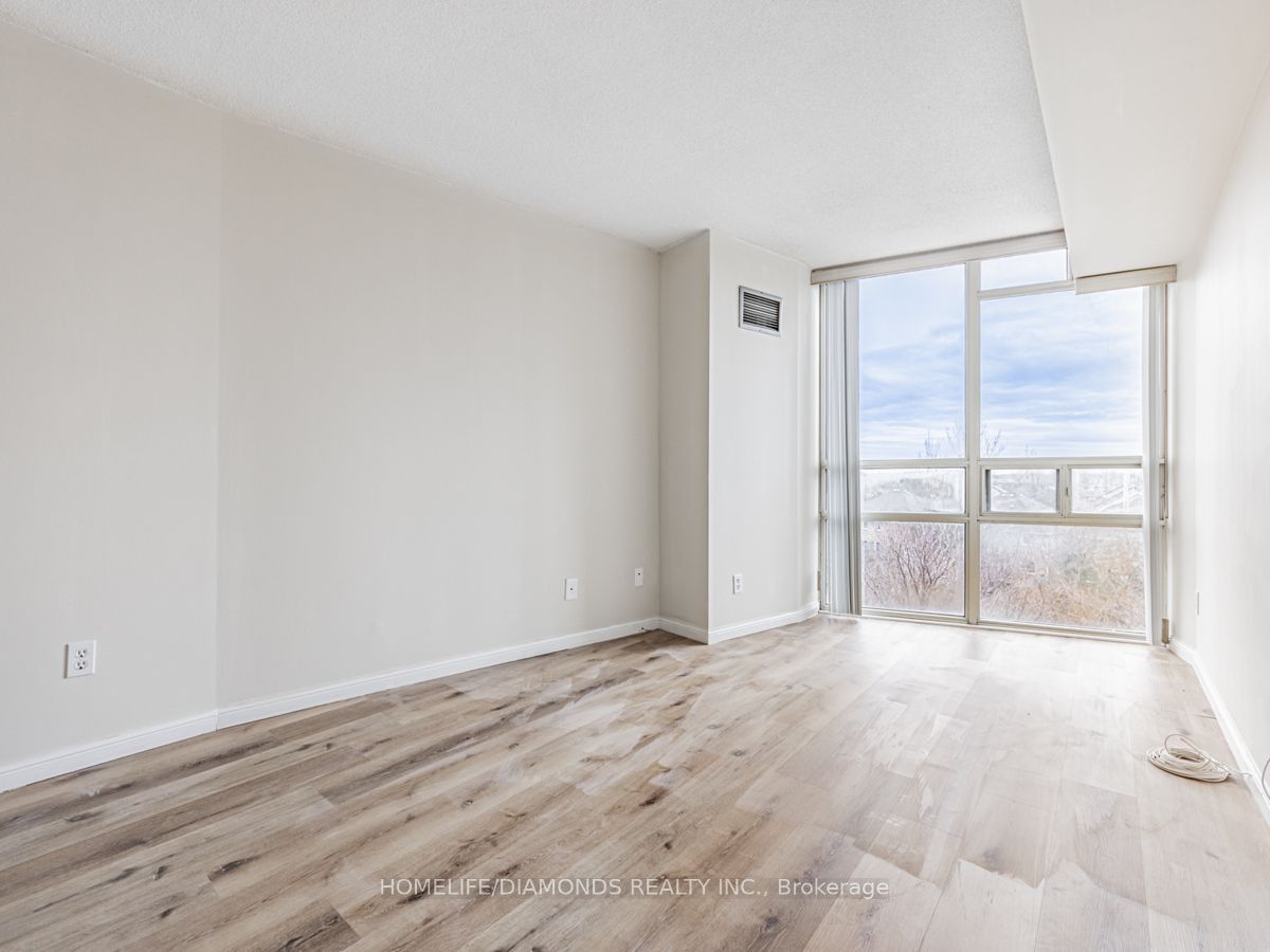 50 Eglinton Ave 10 Property Photo 4