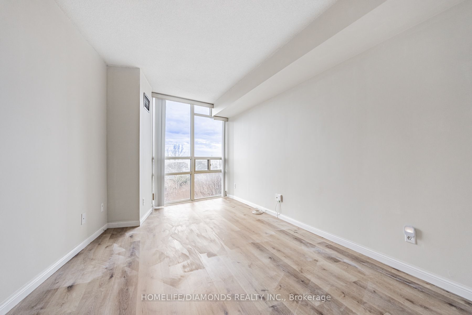 50 Eglinton Ave 10 Property Photo 7