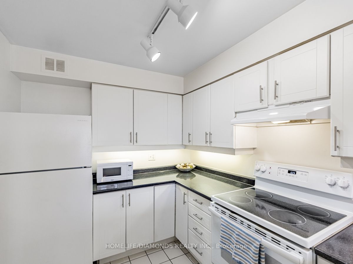 50 Eglinton Ave 10 Property Photo 8