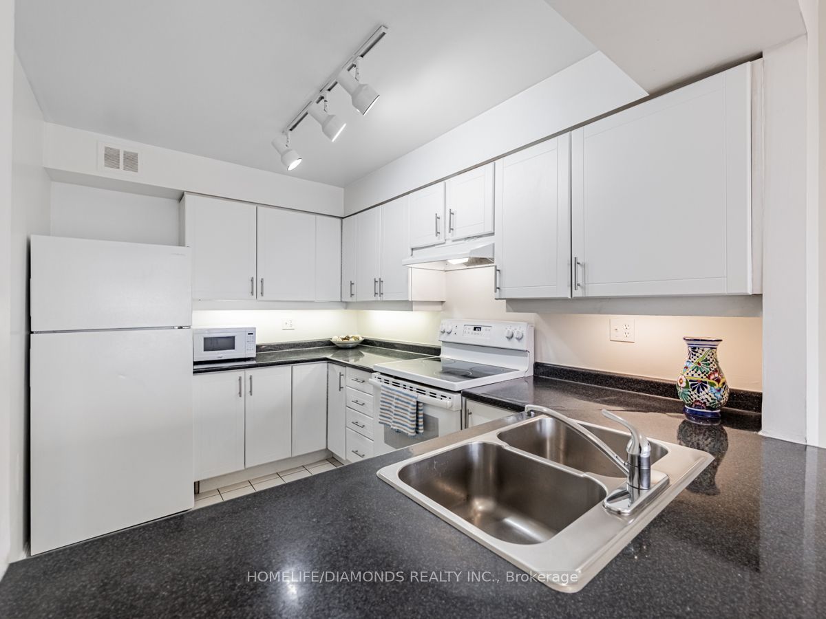 50 Eglinton Ave 10 Property Photo 9