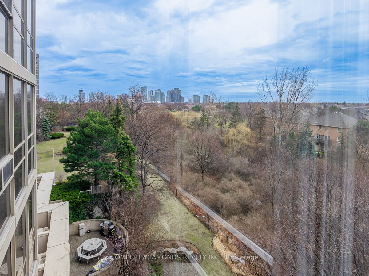 50 Eglinton Ave 10 Property Photo 19