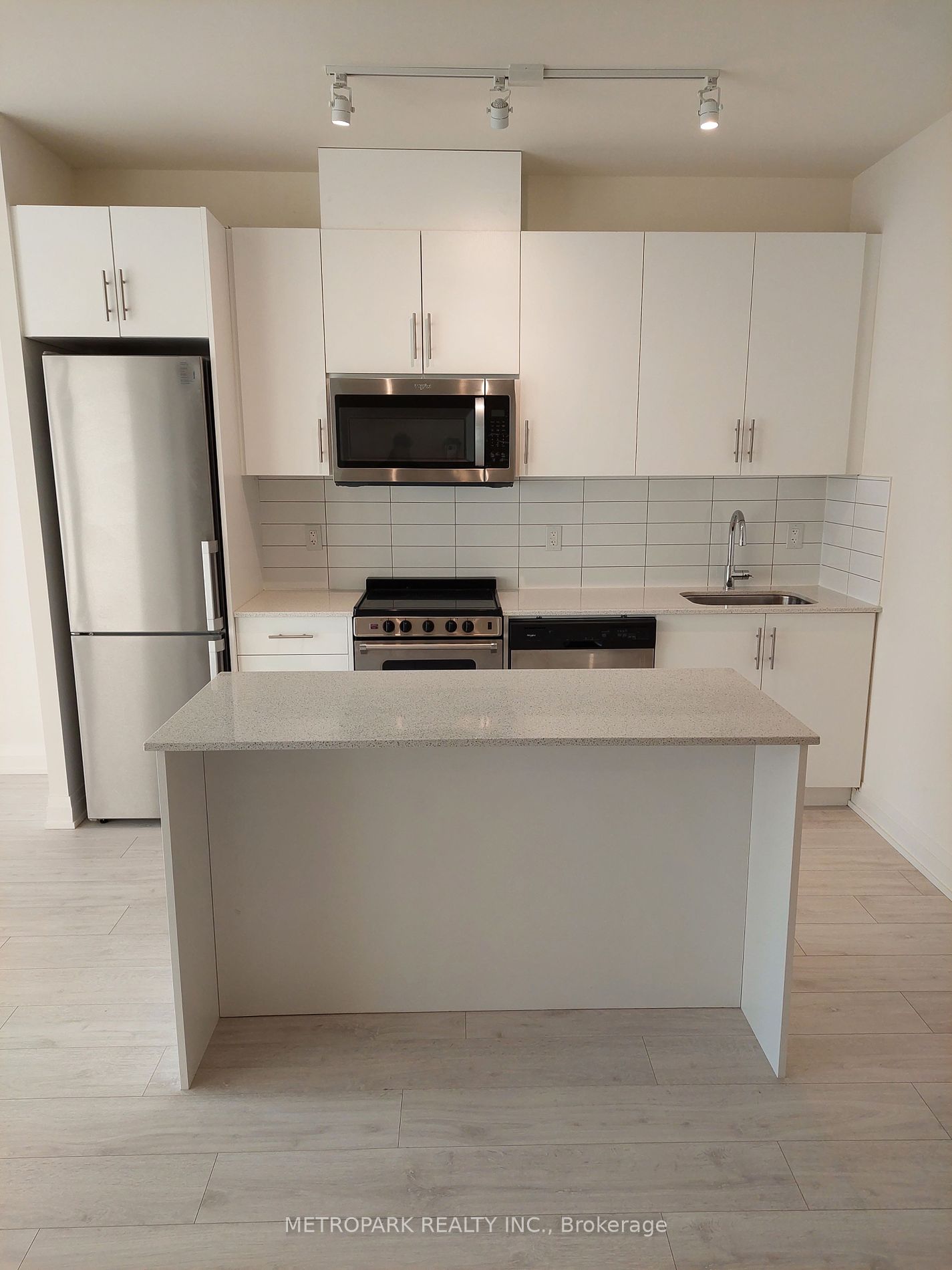 509 Dundas St W 04 Property Photo 1