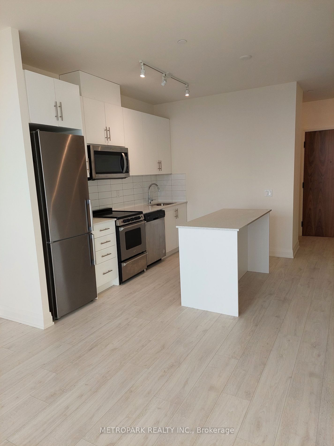 509 Dundas St W 04 Property Photo 3
