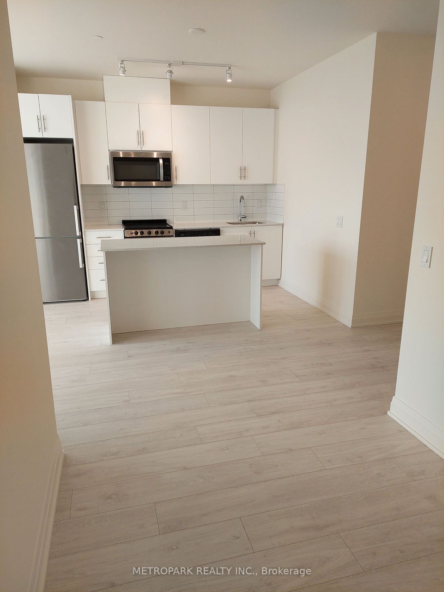 509 Dundas St W 04 Property Photo 4