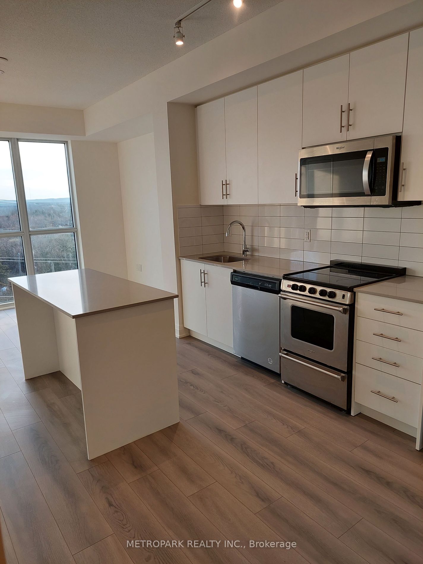 509 Dundas St W 01 Property Photo 1