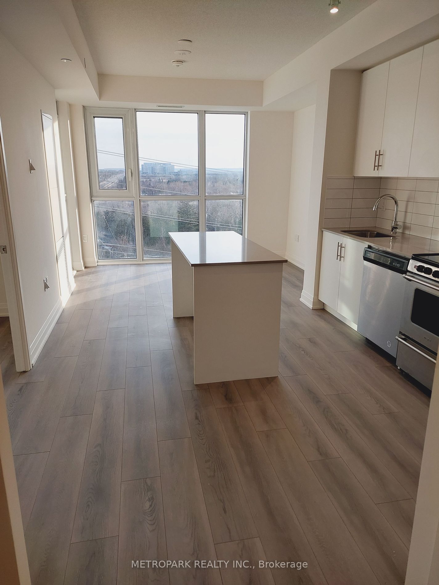 509 Dundas St W 01 Property Photo 3