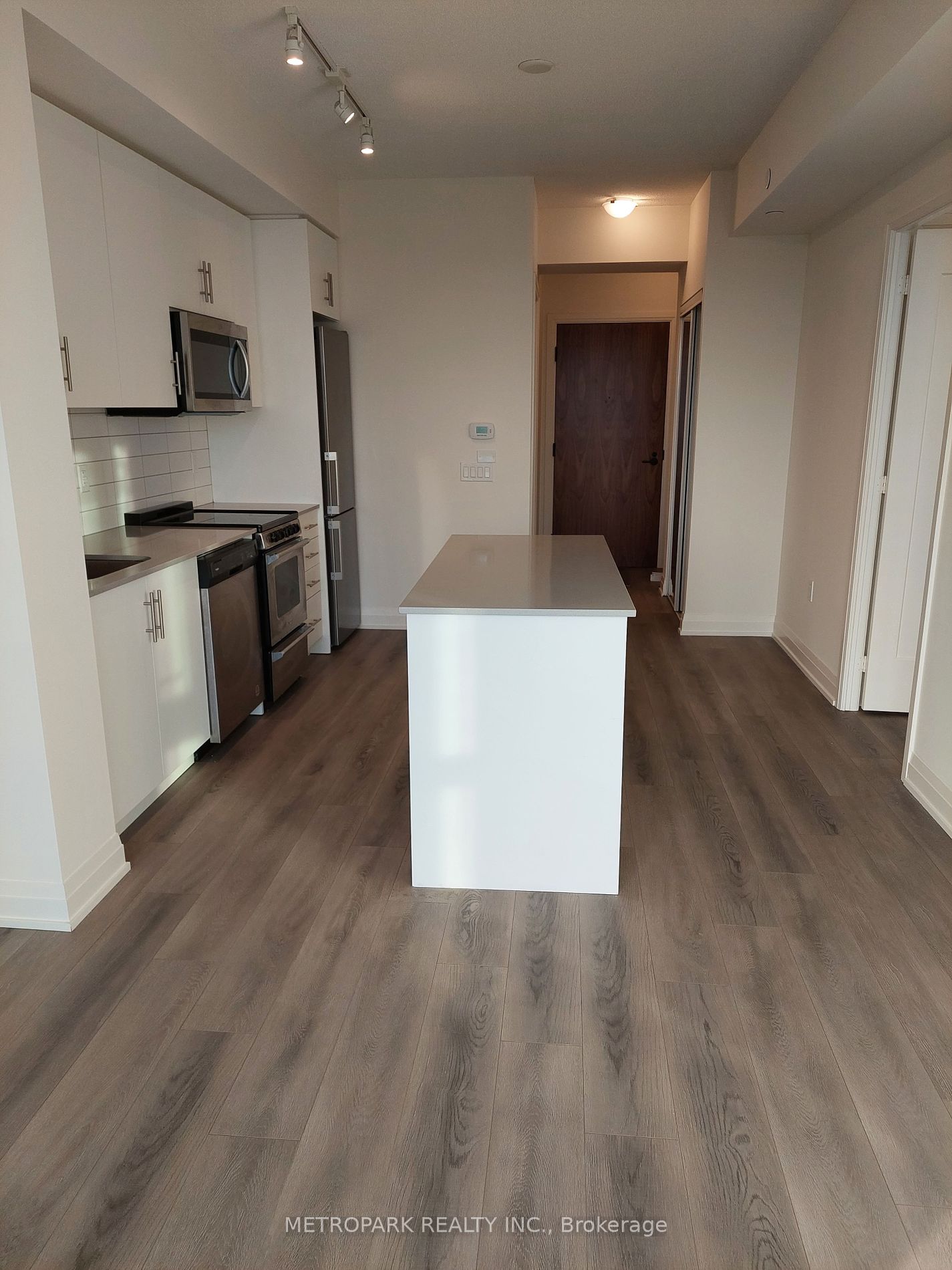 509 Dundas St W 01 Property Photo 4