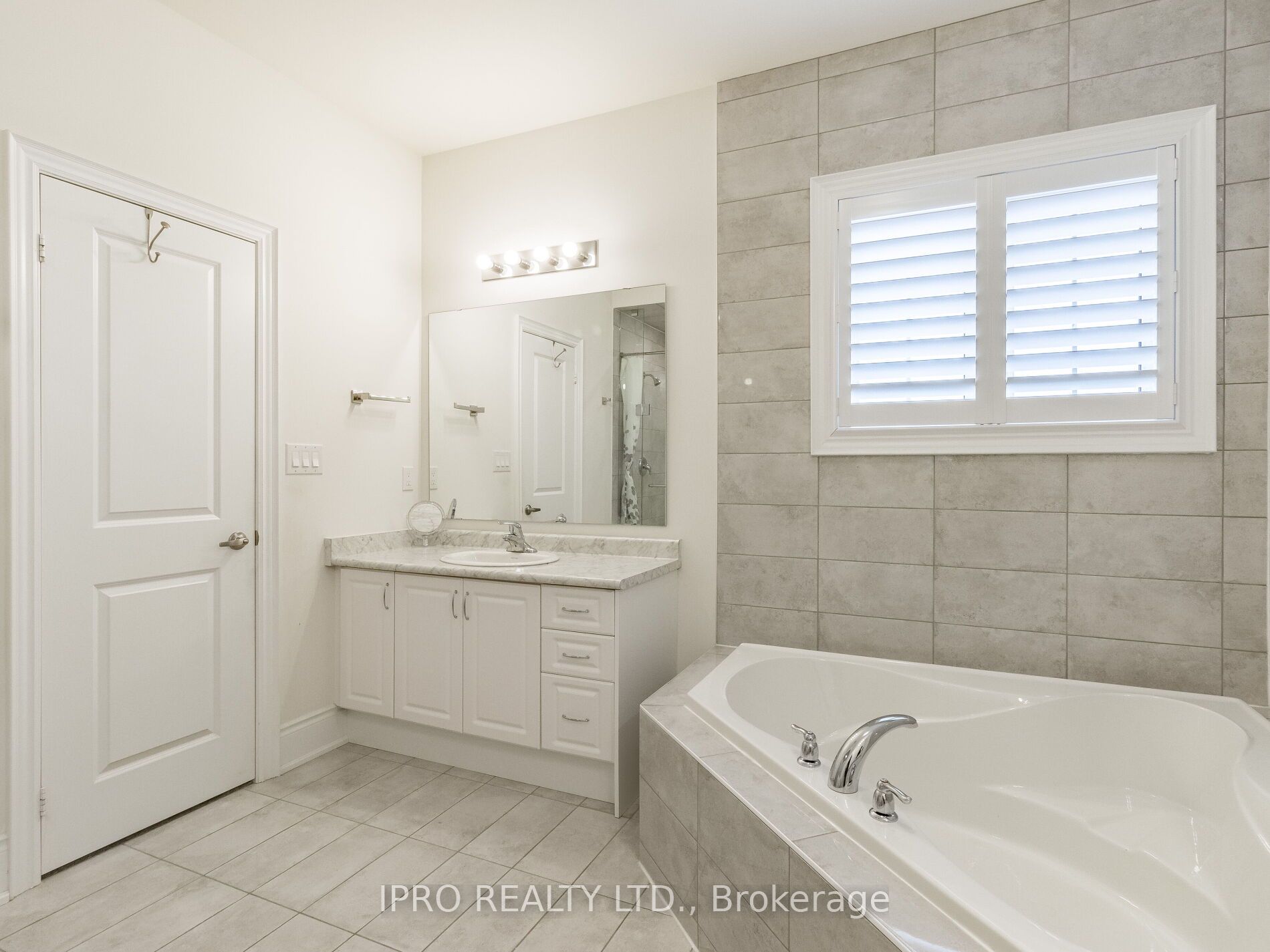 4051 Eternity Way Property Photo 26