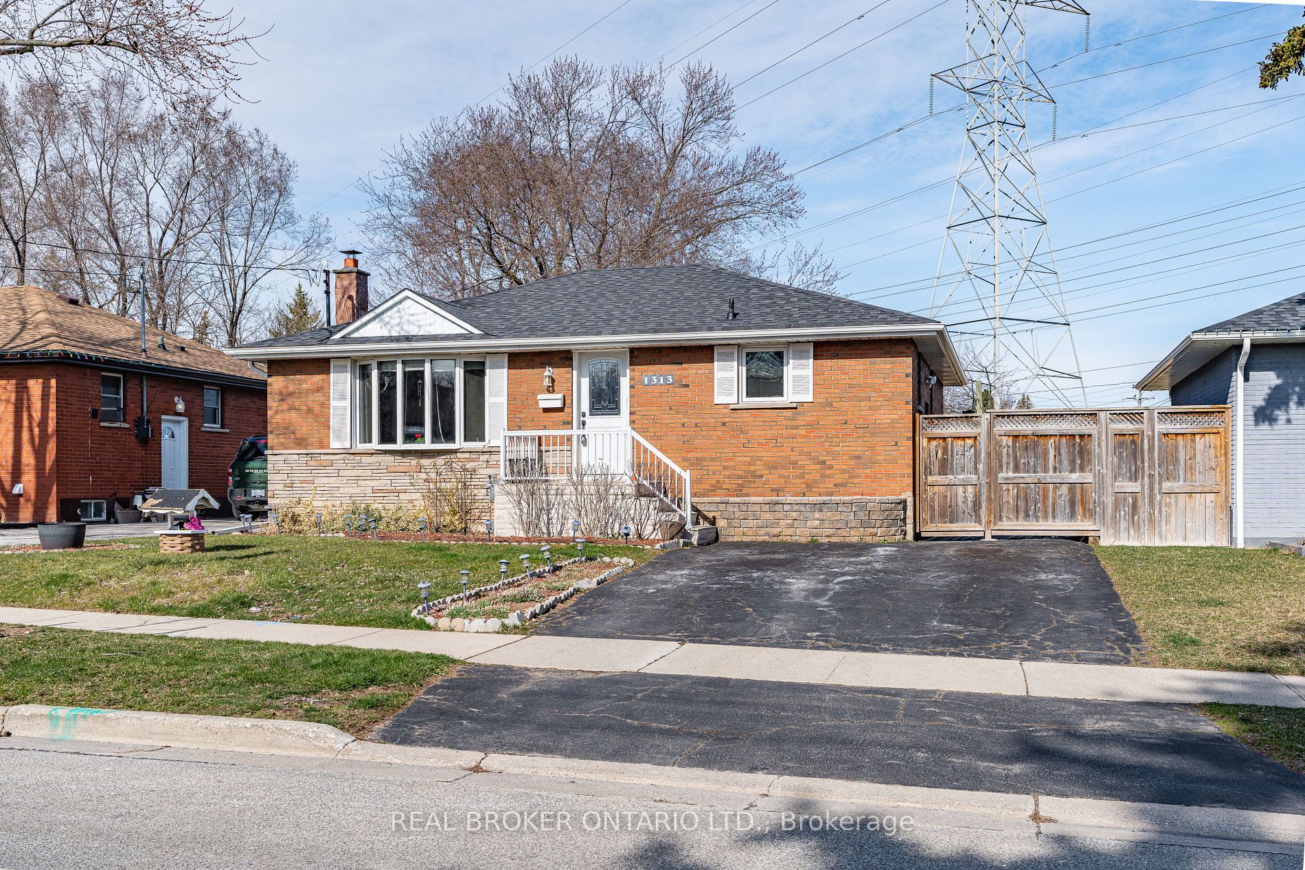1313 Fisher Ave Property Photo