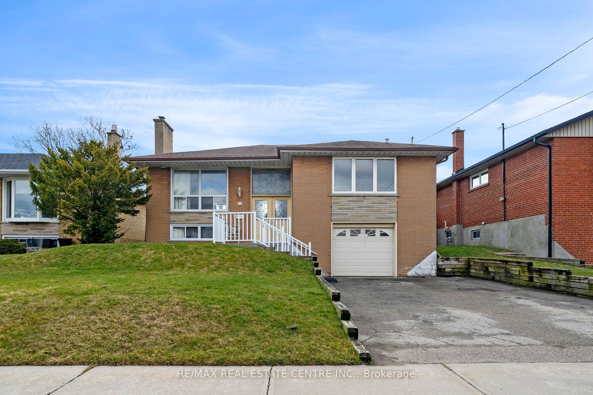 23 Ludstone Dr Property Photo
