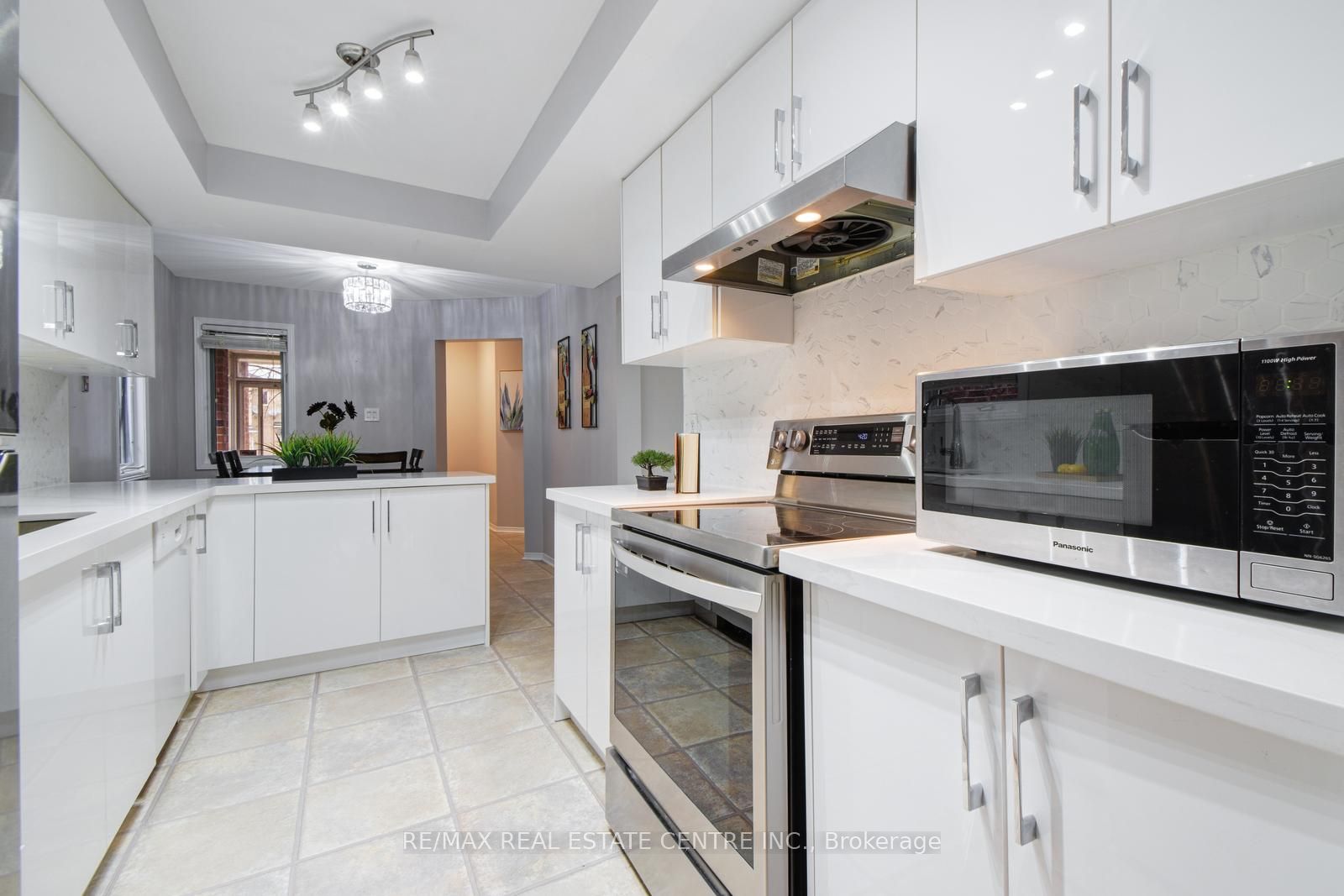 5558 Cortina Cres Property Photo 18