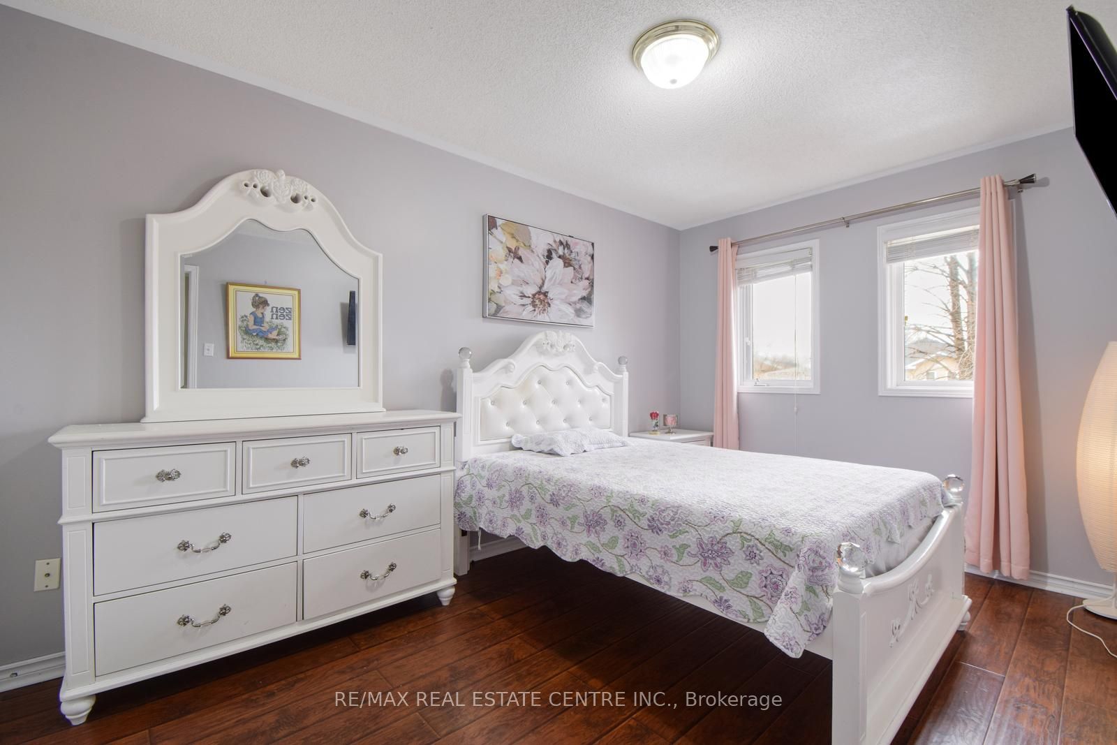 5558 Cortina Cres Property Photo 25