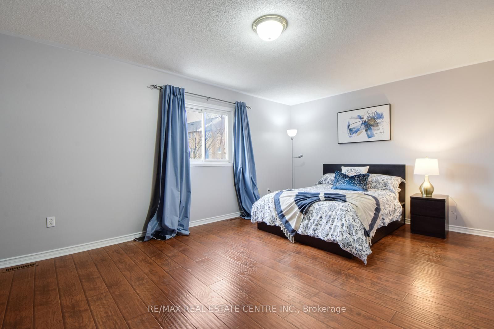 5558 Cortina Cres Property Photo 30