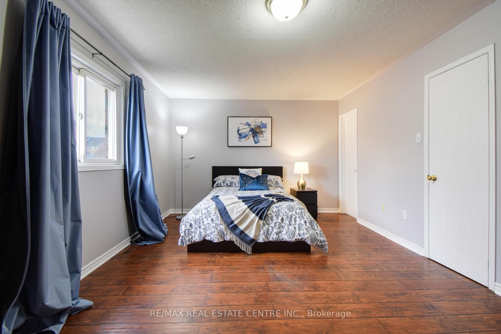 5558 Cortina Cres Property Photo 31