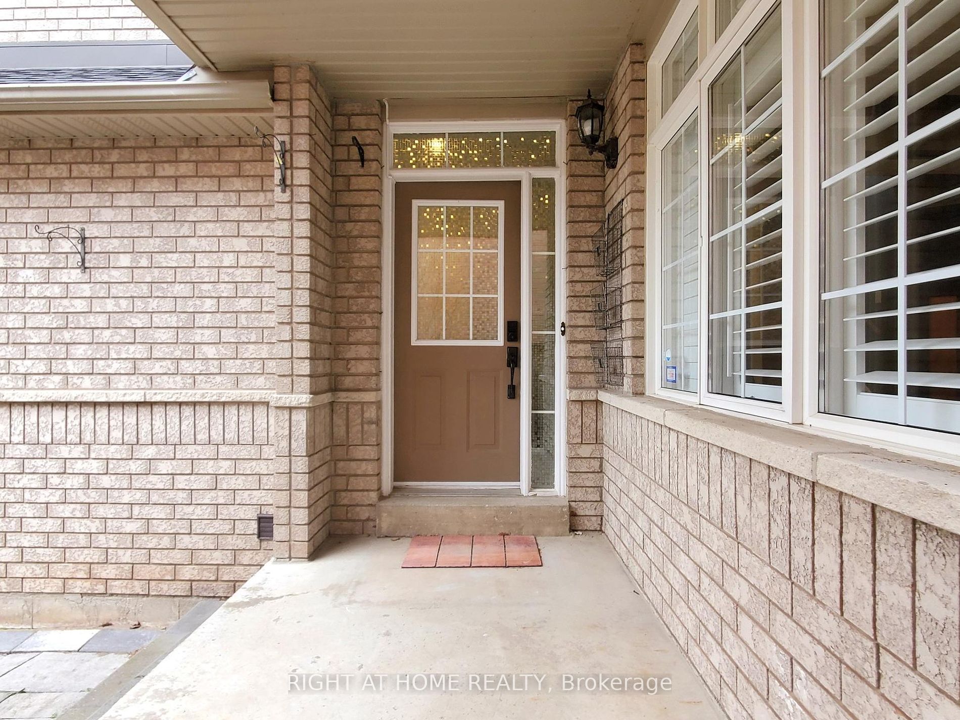 1392 Bayberry Pl Property Photo 2