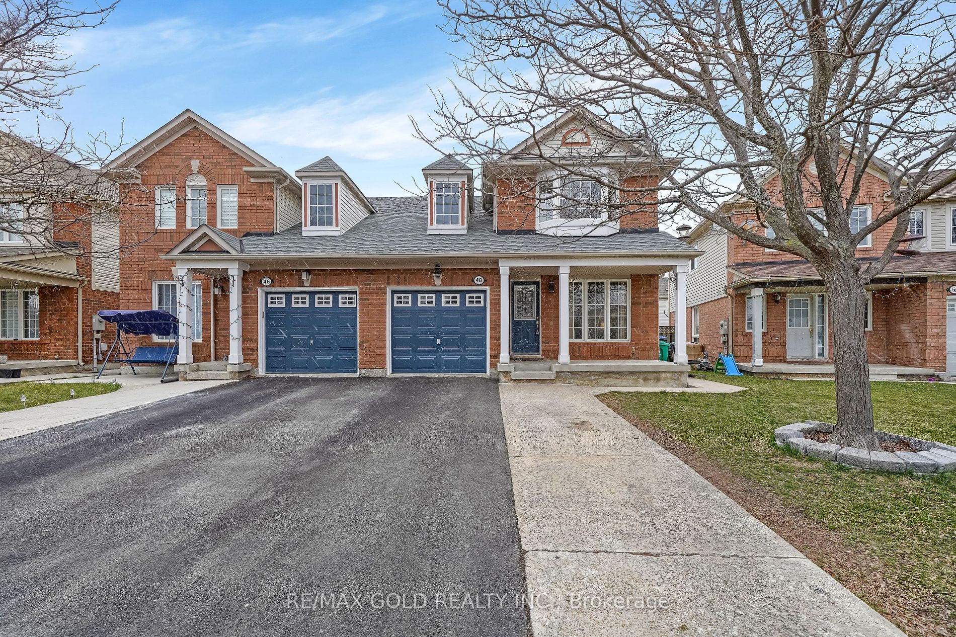 48 Frontenac Cres Property Photo 1
