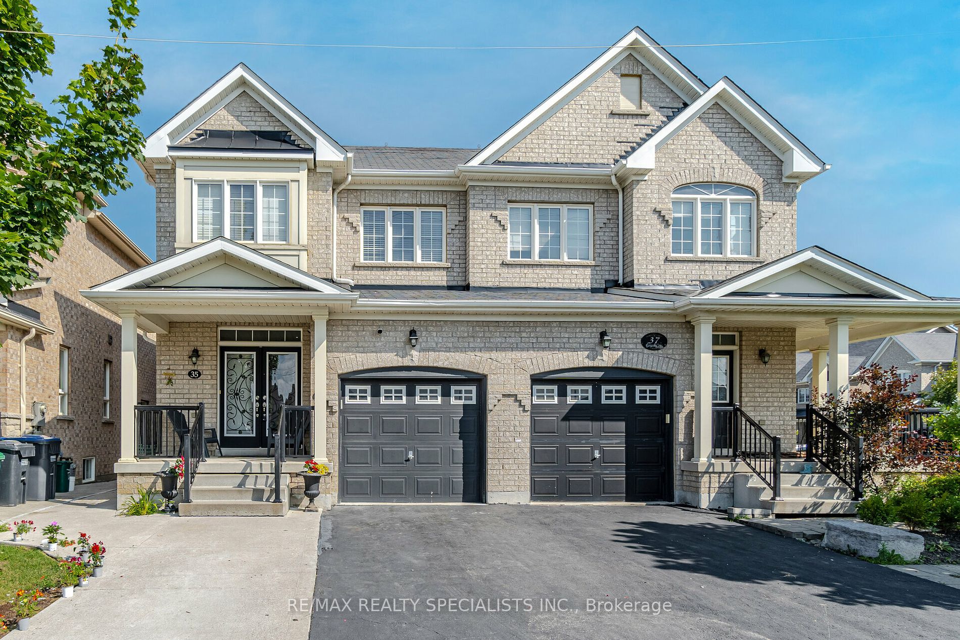 35 Gower Cres Property Photo