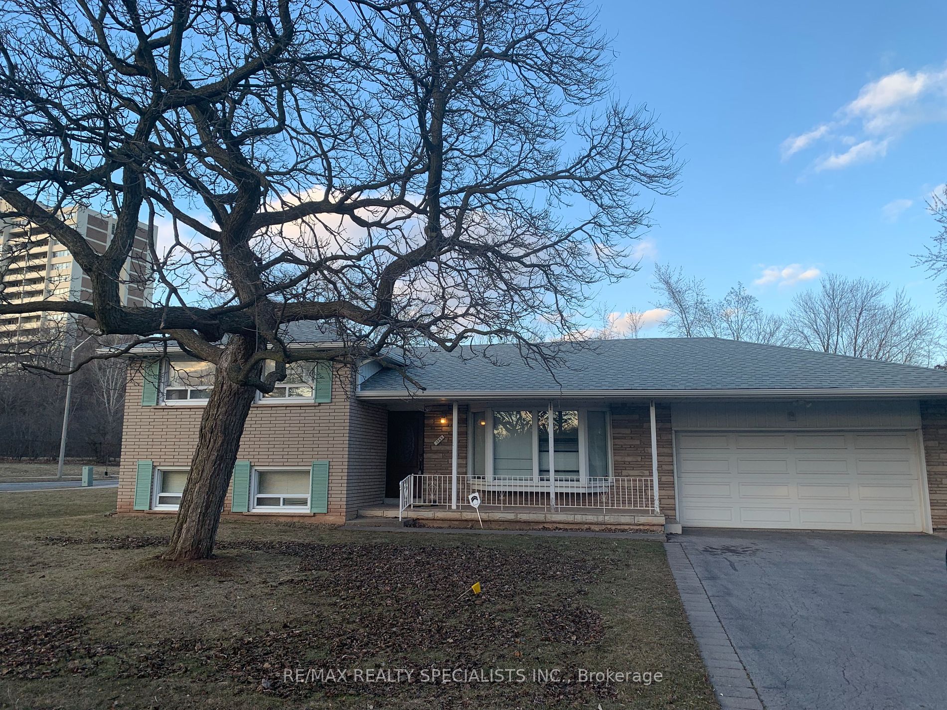 1089 Pearson Dr Property Photo