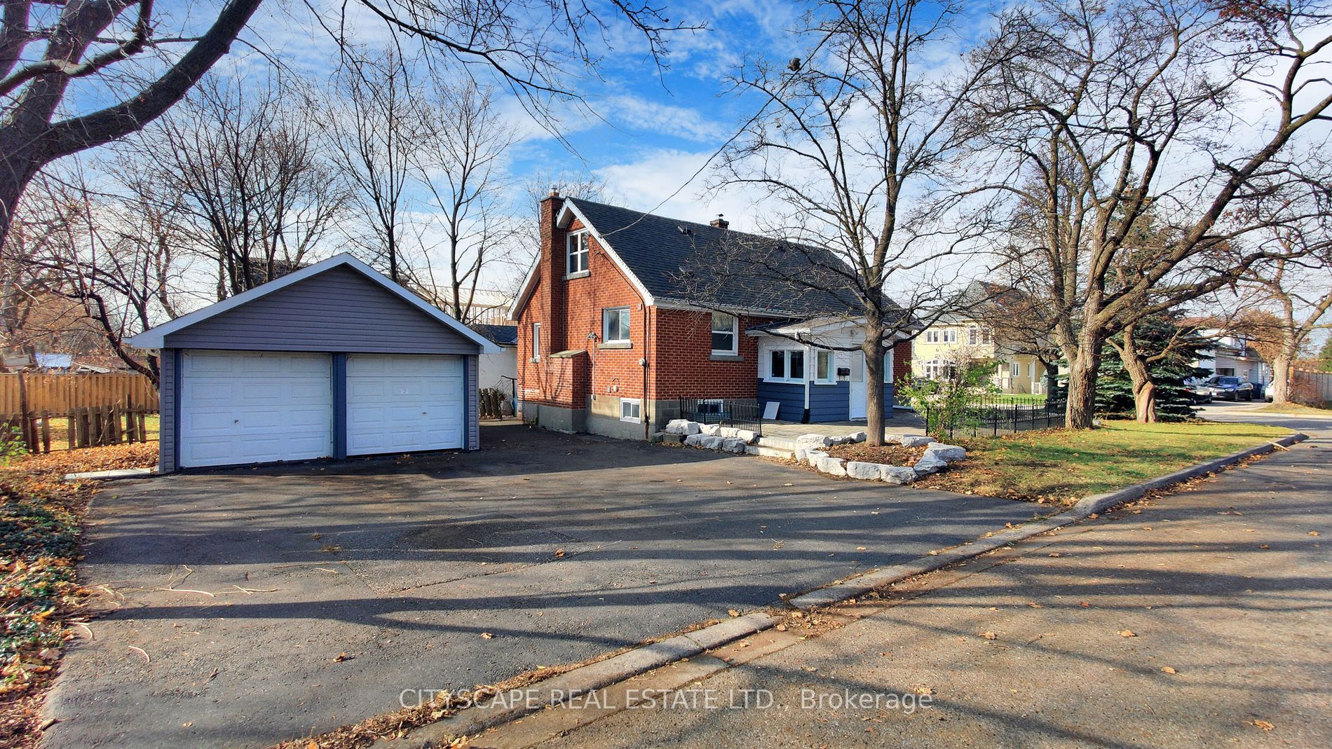 39 Woodward Ave Property Photo