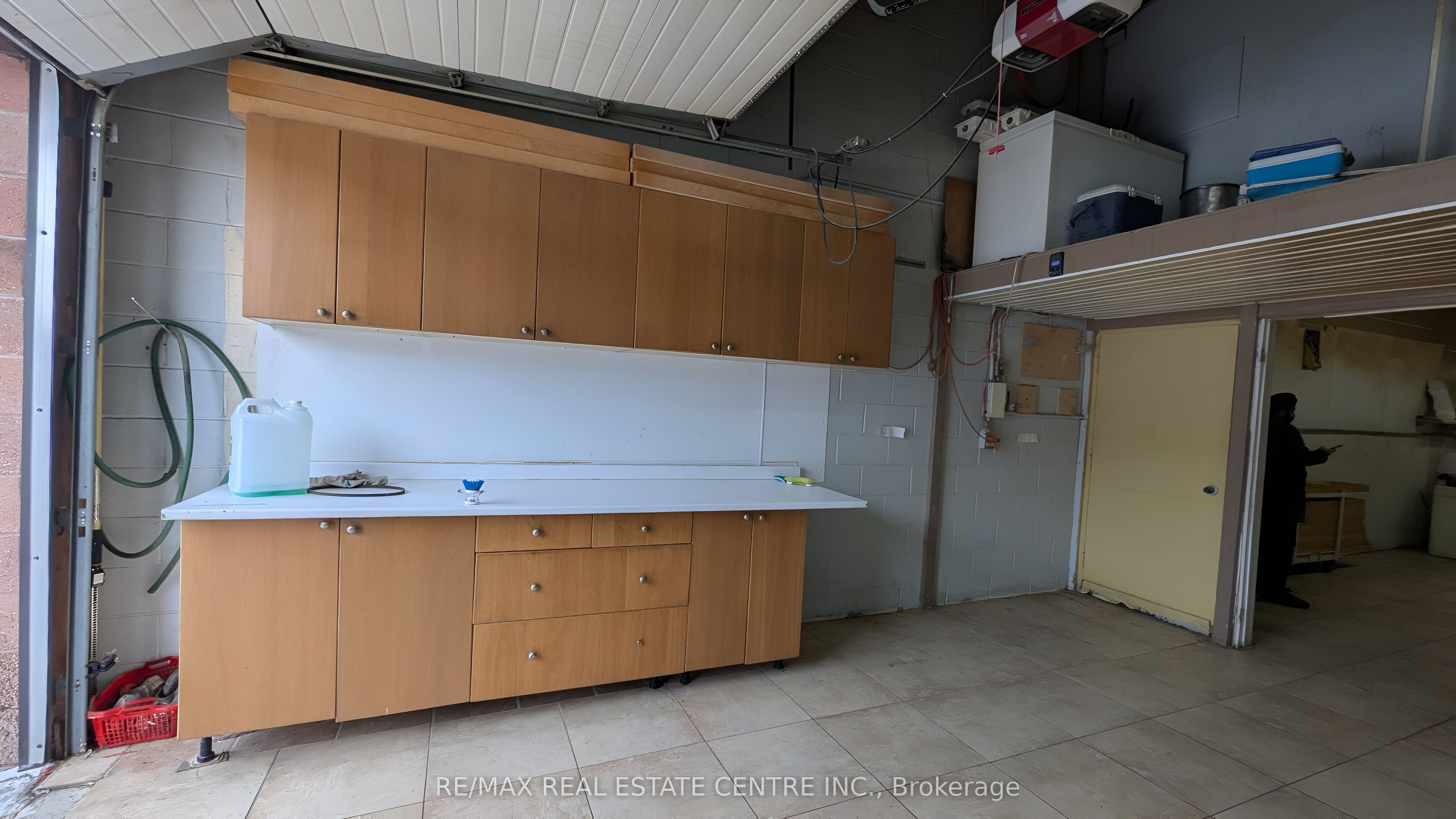 #8 - 1662 Bonhill Road Property Photo 10