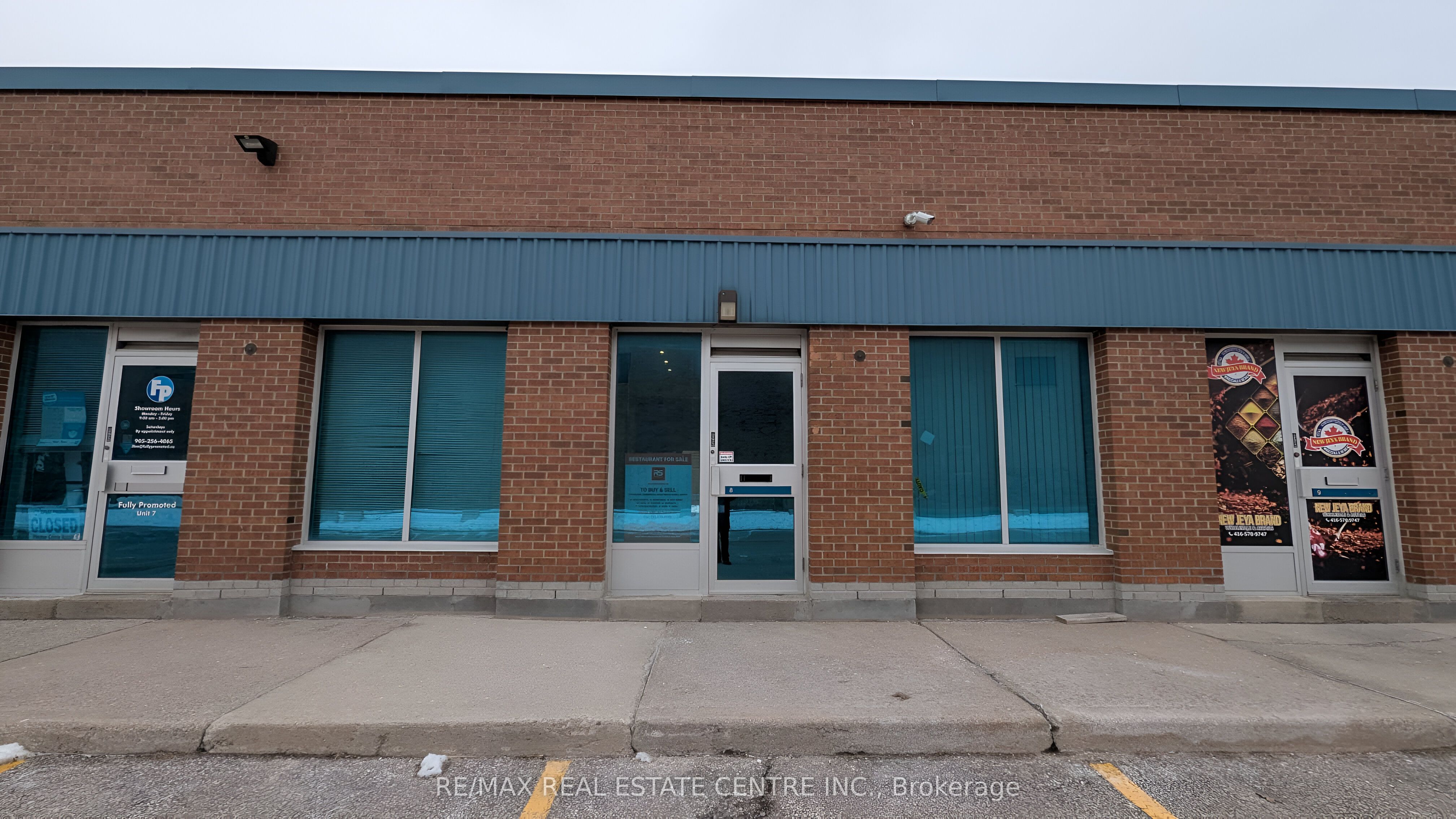 #8 - 1662 Bonhill Road Property Photo 20
