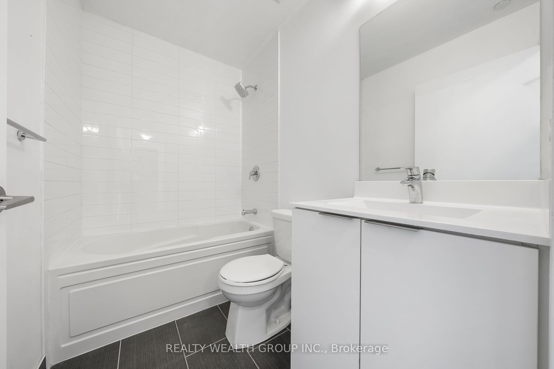 30 Shore Breeze Dr 12 Property Photo 7