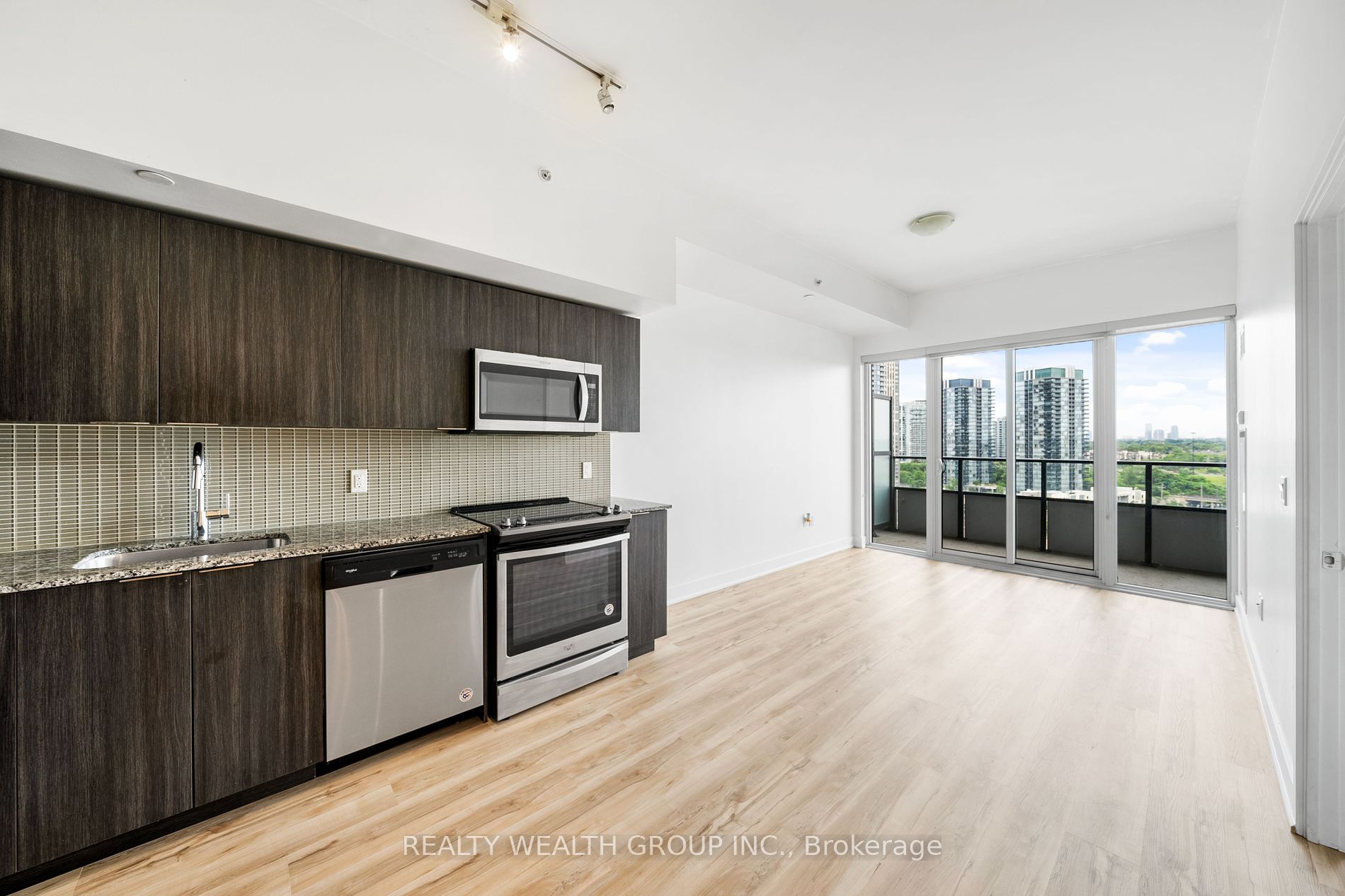 30 Shore Breeze Dr 12 Property Photo 15