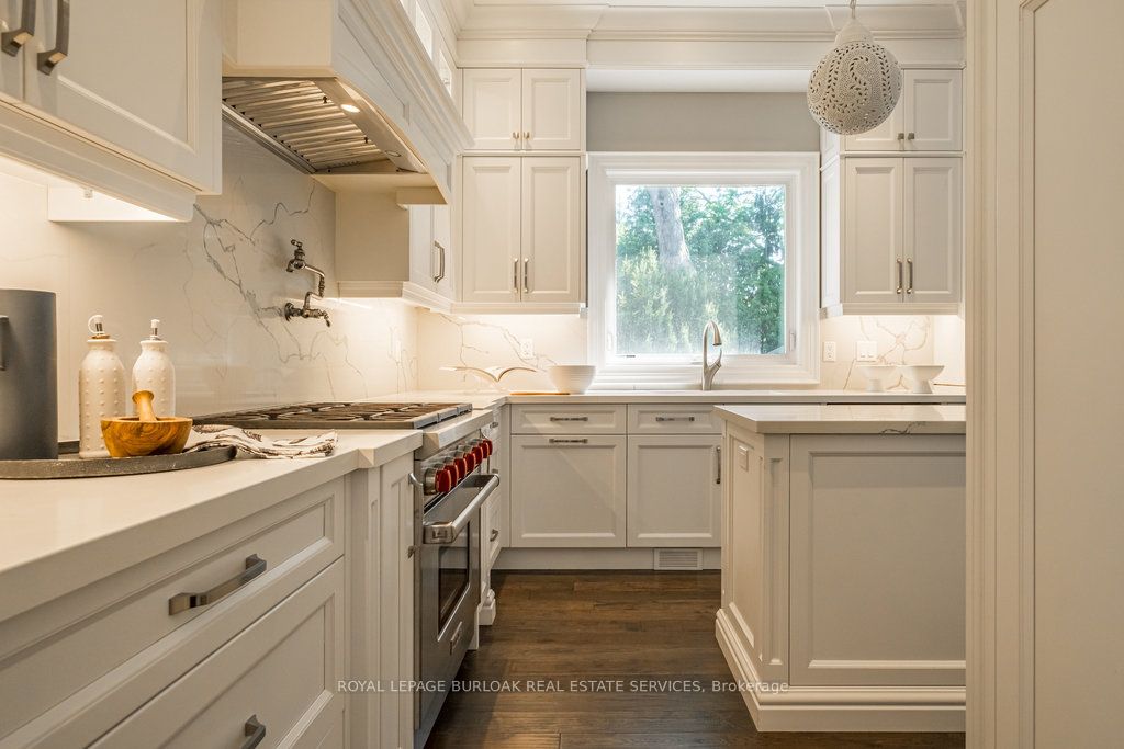 389 Belvenia Rd Property Photo 4