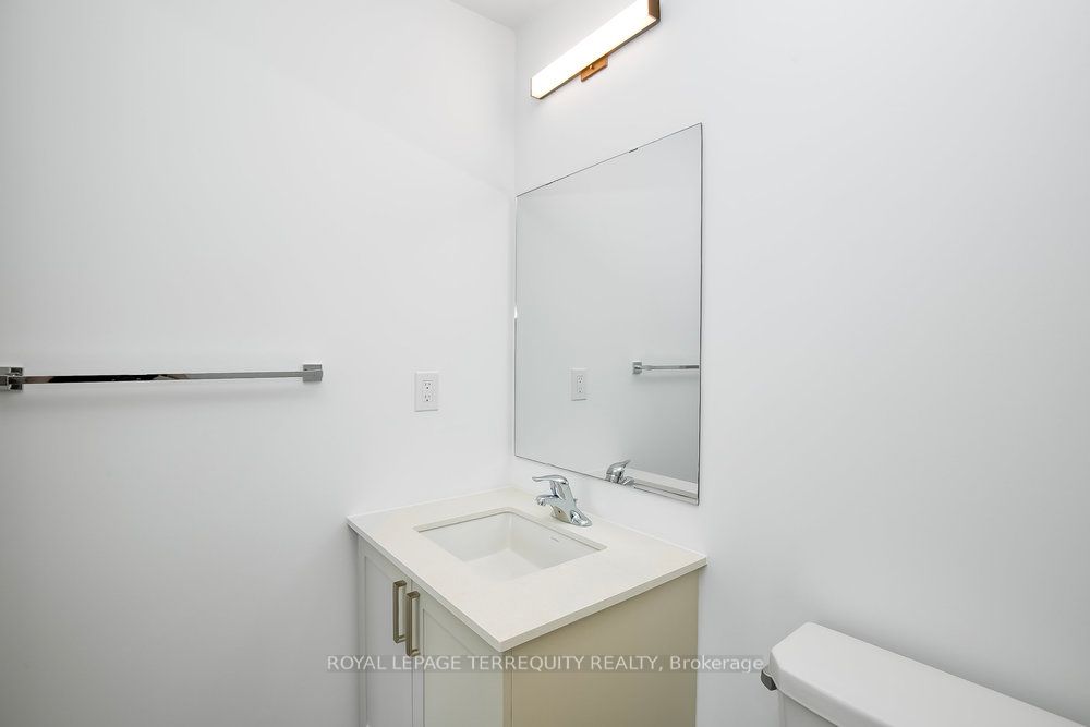 1063 Douglas Mccurdy Cmn 11 Property Photo 10