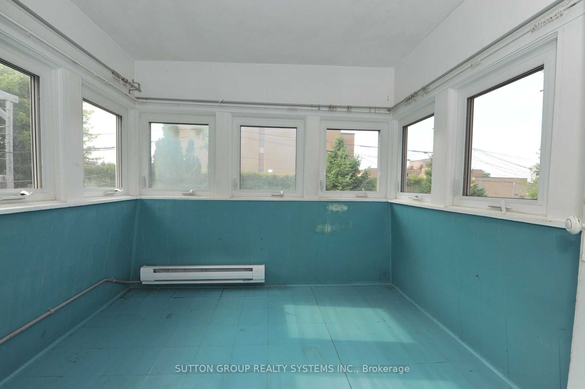 24 Norton Ave Property Photo 10