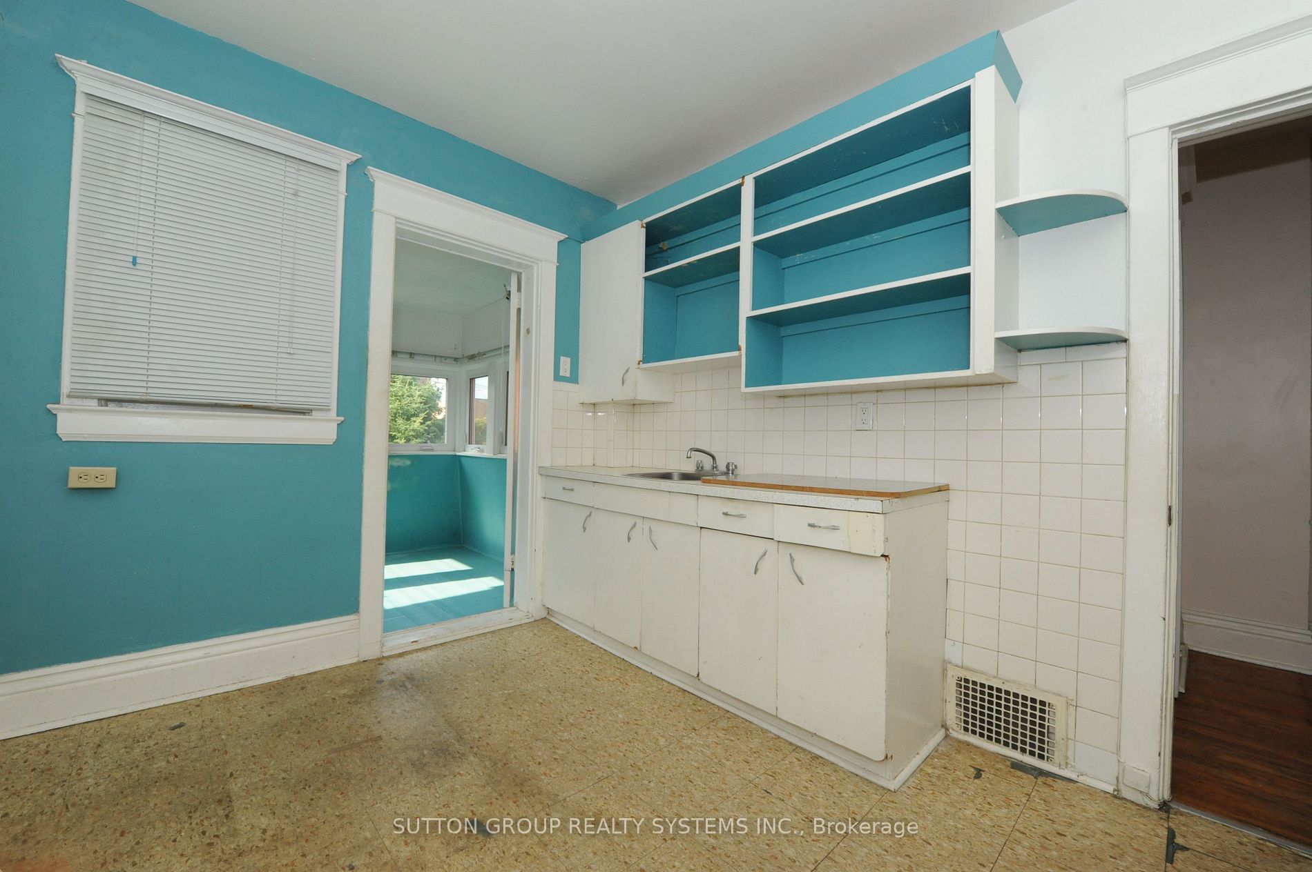 24 Norton Ave Property Photo 11