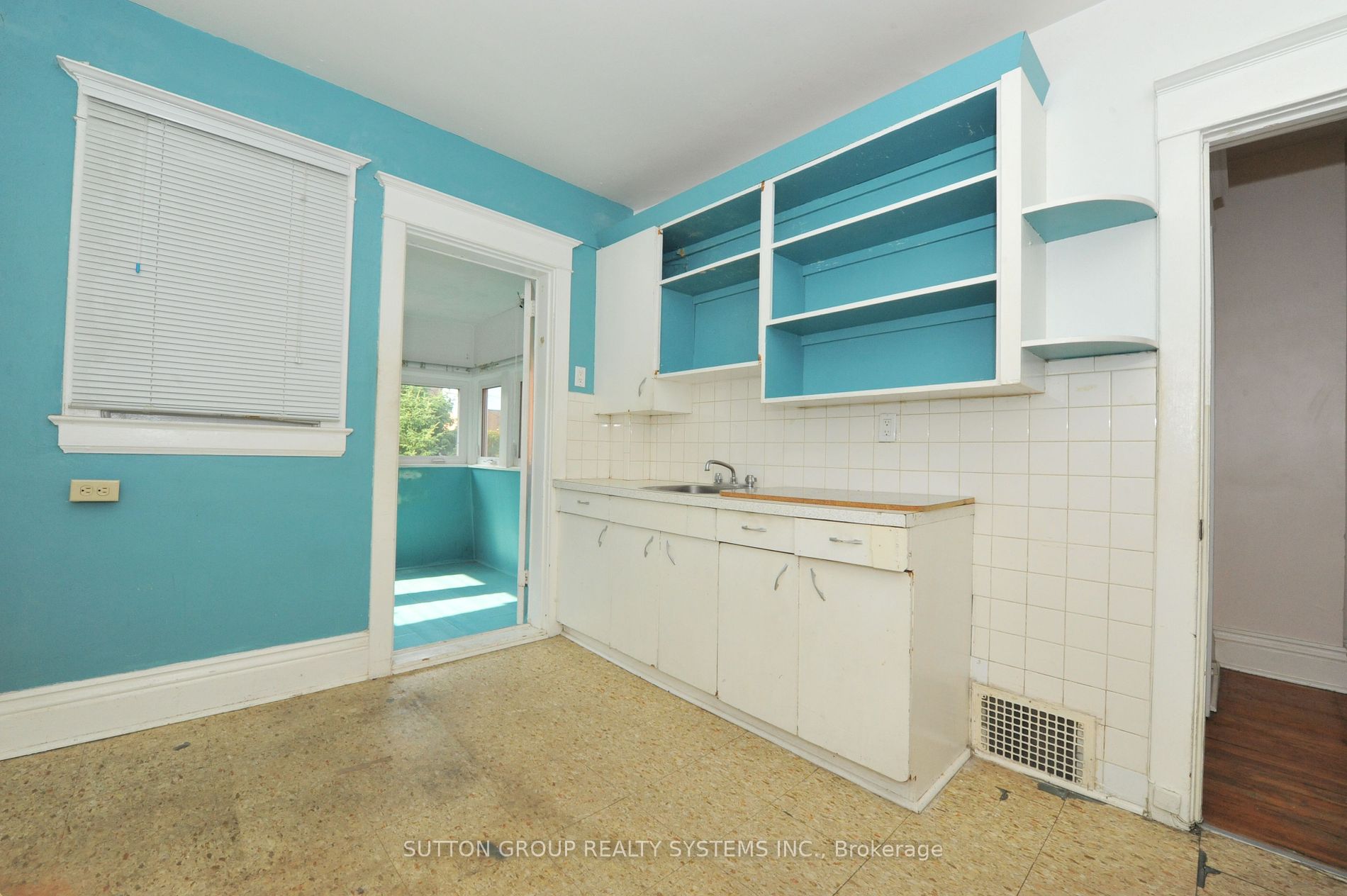 24 Norton Ave Property Photo 13
