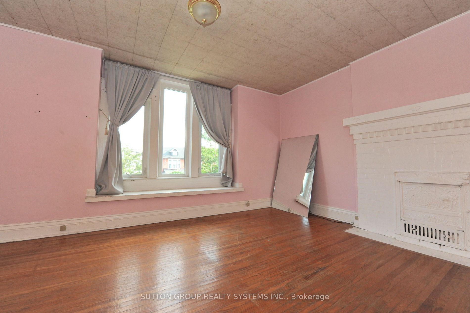 24 Norton Ave Property Photo 18
