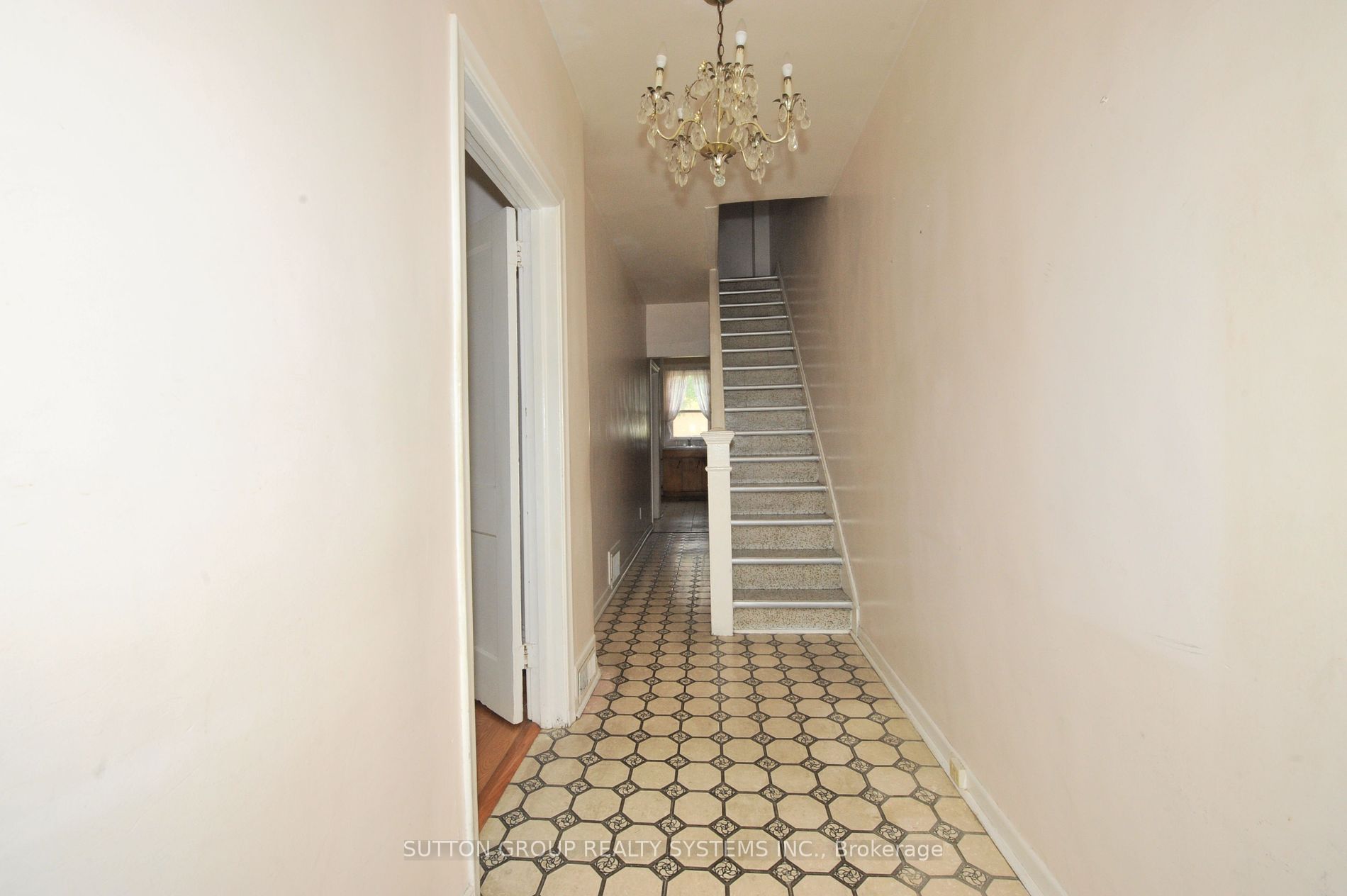 24 Norton Ave Property Photo 24