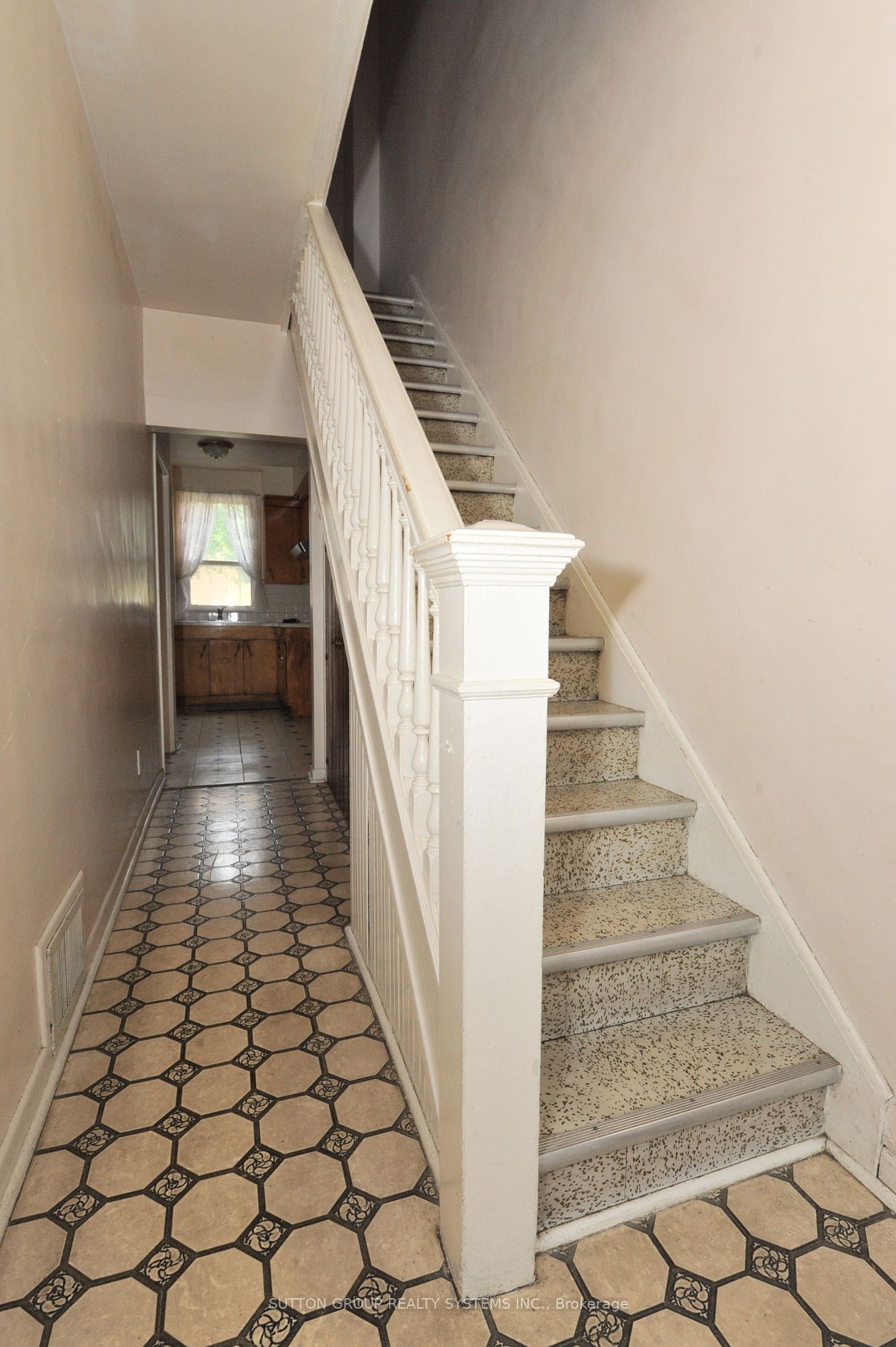 24 Norton Ave Property Photo 25