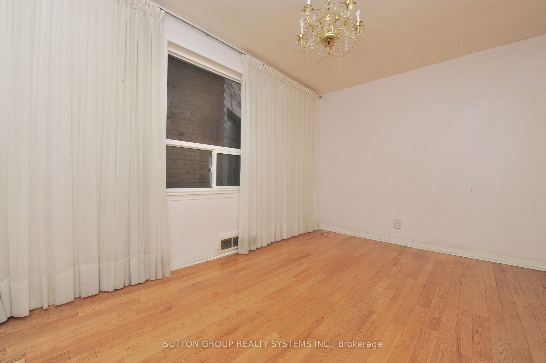 24 Norton Ave Property Photo 27