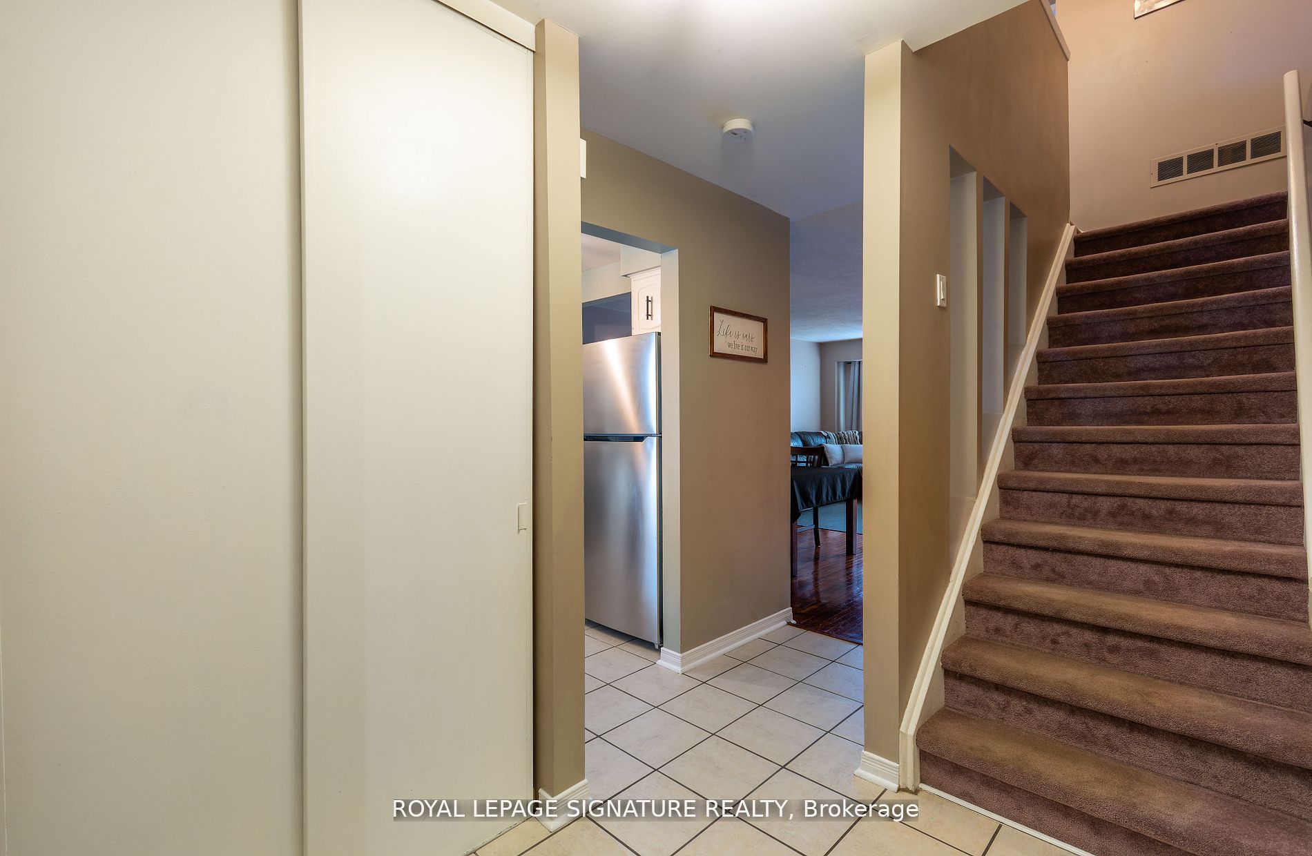 1039 Blairholm Ave Property Photo 6