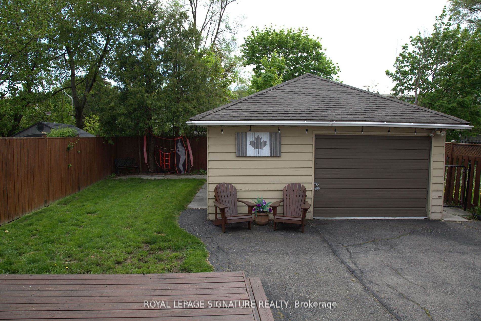 1039 Blairholm Ave Property Photo 12