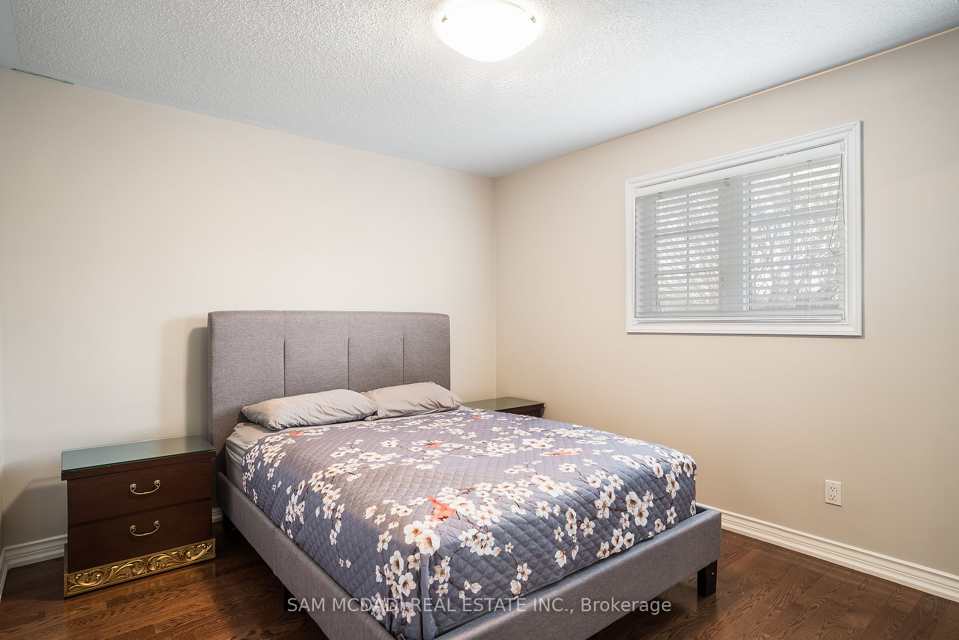 10 Stonehart St Property Photo 22