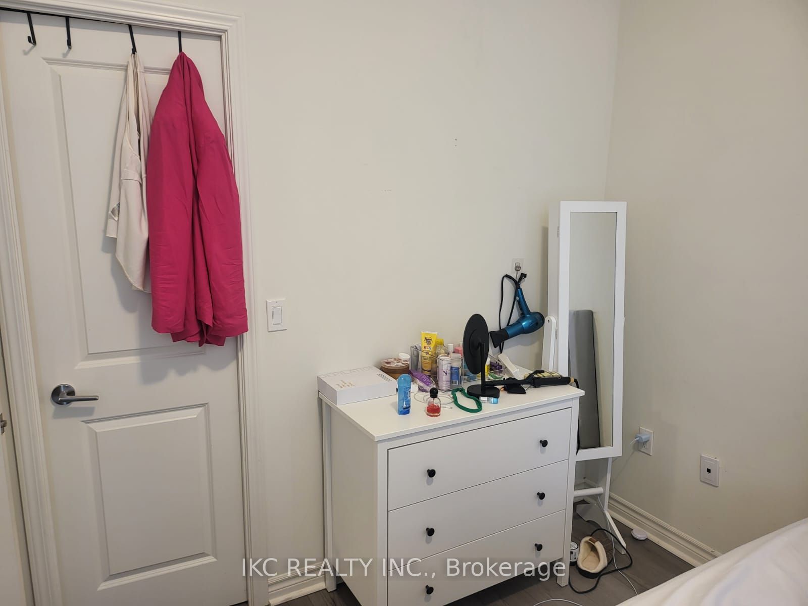 349 Rathburn Rd 101 Property Photo 8