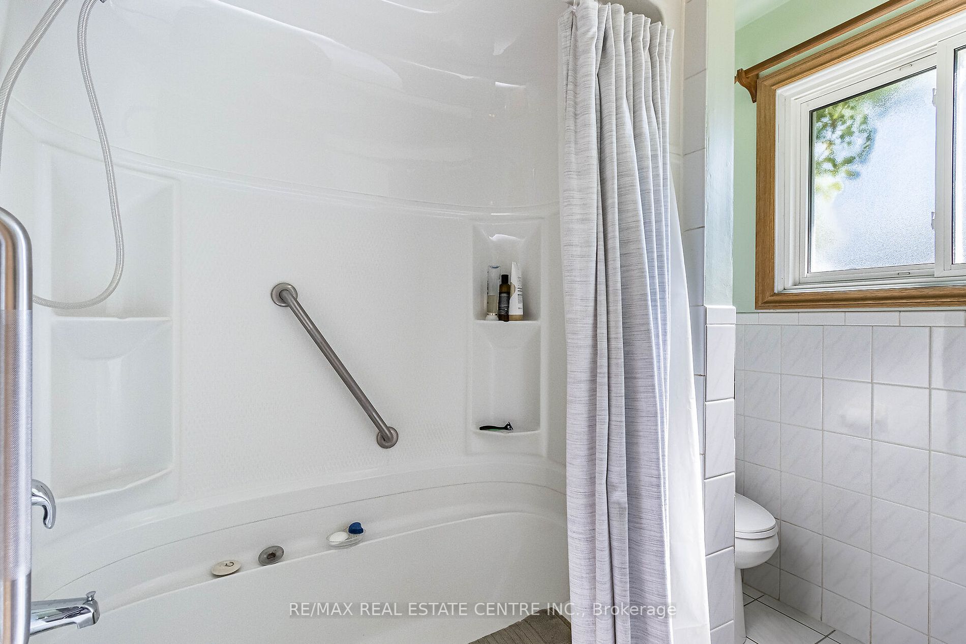 118 Ontario St Property Photo 2